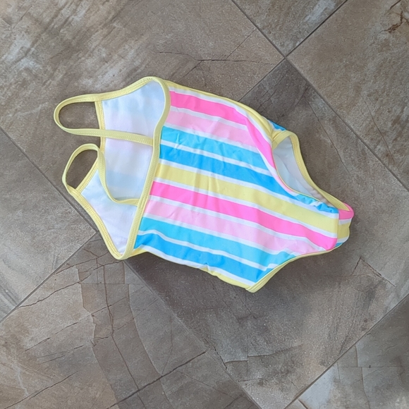 George size 2T one piece bathing suit - Picture 3 of 3